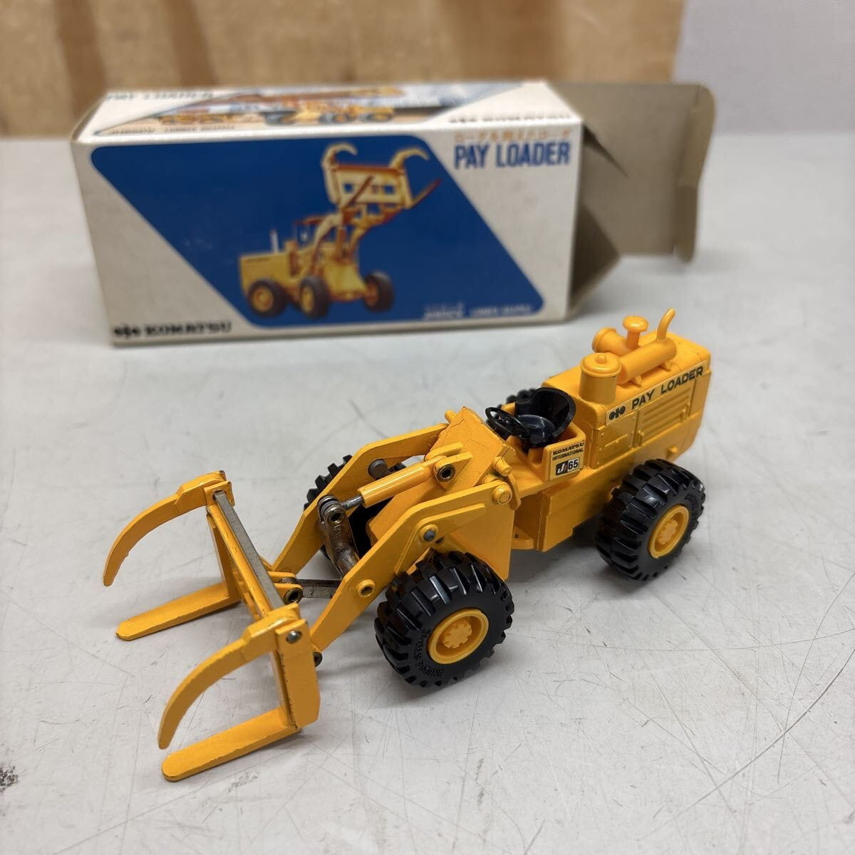 ヨネザワ ダイヤペット 1/50 コマツ ペイローダー（JH65CV型） ミニカー